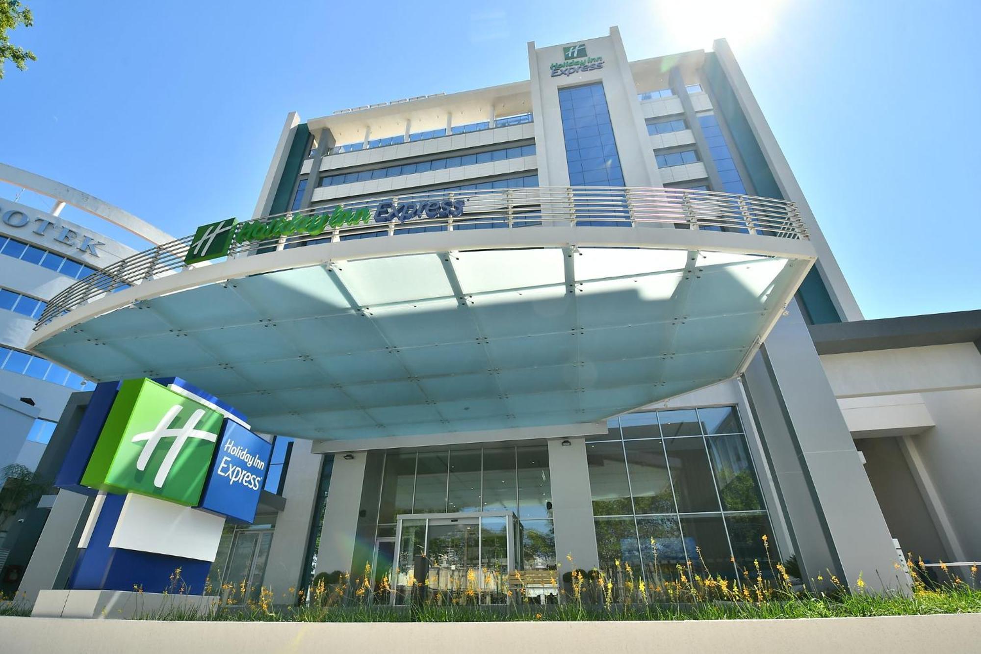 Holiday Inn Express Asuncion Aviadores , An Ihg Hotel Dış mekan fotoğraf