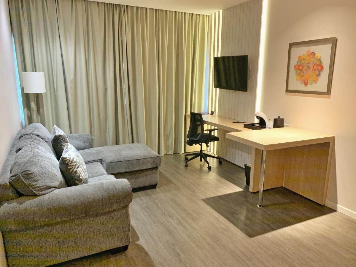 Holiday Inn Express Asuncion Aviadores , An Ihg Hotel Dış mekan fotoğraf